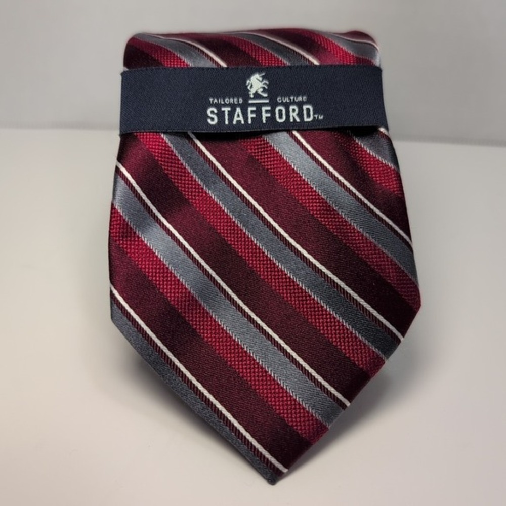 New Stafford Essentials‎ Diagonal Striped Red Gray Mens Neck Tie 58x3.25 Narrow